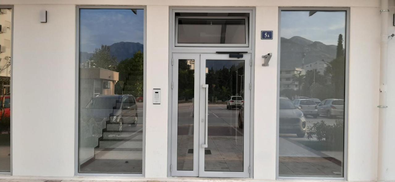 Lux Apartment Portovista Bar Exterior photo